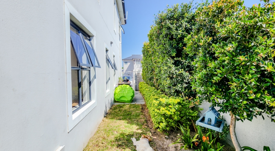 To Let 3 Bedroom Property for Rent in Protea Heights Western Cape